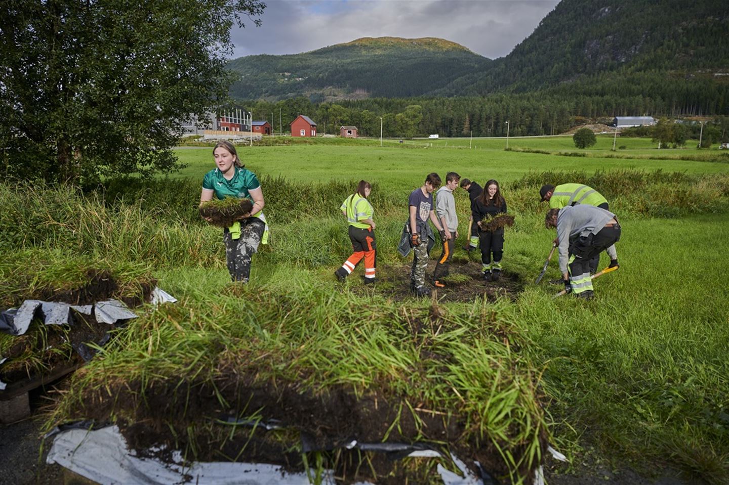 VIL AUKE REKRUTTERINGA: Prosjektet Grøn Utdanning i Vestland får 660 000 kroner til å auke rekrutteringa til utdanningsprogrammet naturbruk på vidaregåande skular i fylket (Illustrasjonsbilete frå Mo og Øyrane vgs: Morten Wanvik, Vestland fylkeskommune).