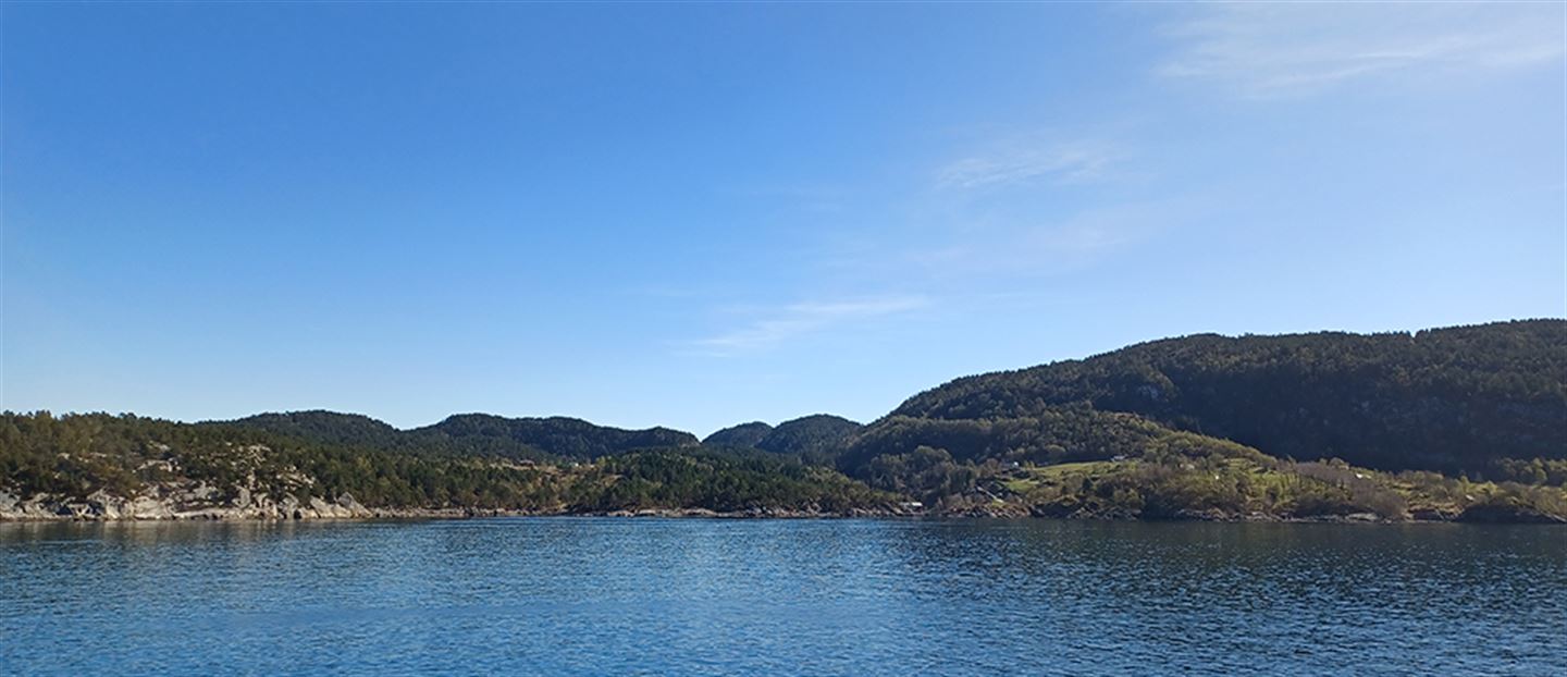 foto av utsikta mot Gjøvåg og Håkrevika frå Langenuen i Tysnes