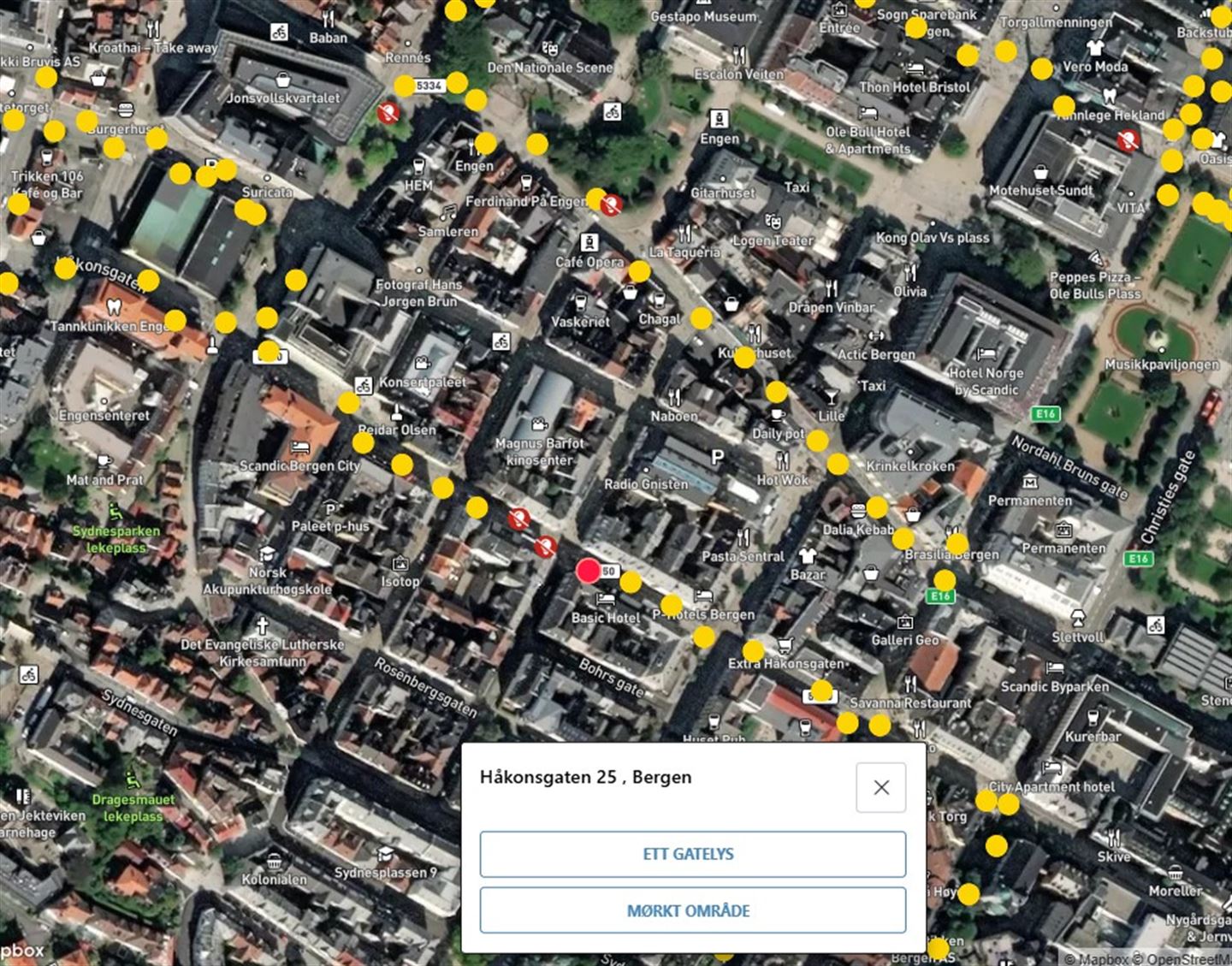 Skjermbilde frå løysinga der ein melder feil på gatelys. Det syner gater i Bergen og alle lyspunkta ein kan melde feil på.