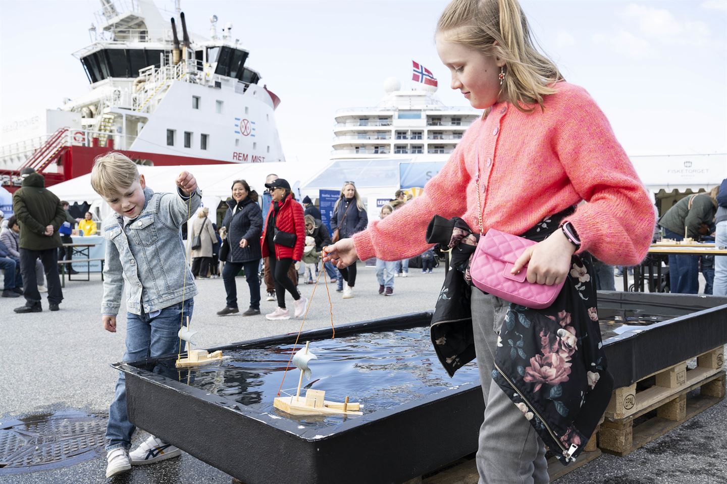 foto av barn som leikar