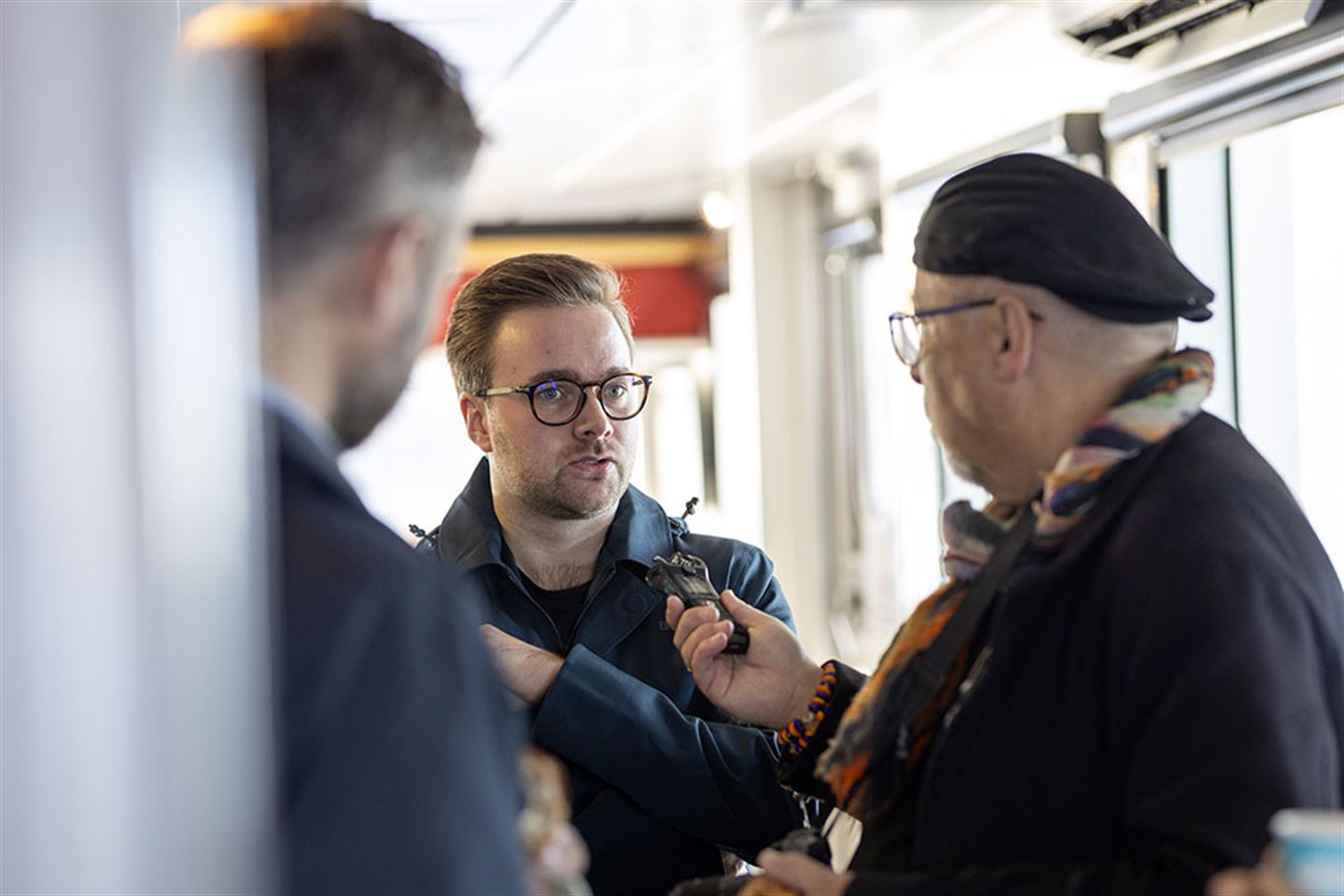Stian Davies blir intervjua