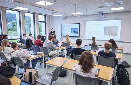 Elevar i eit klasserom