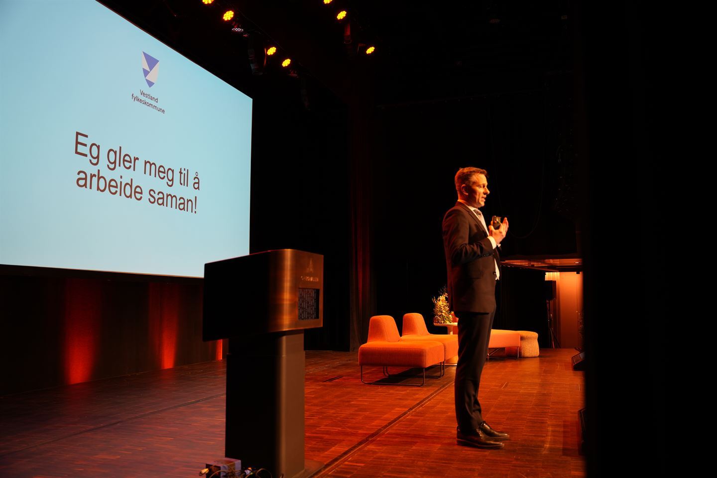 foto av person på scene