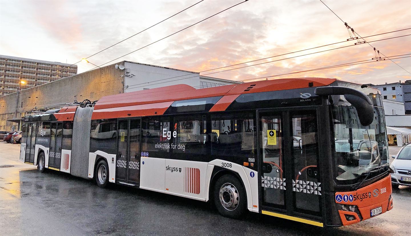 foto av elektisk buss med teksten eg e elektrisk for deg